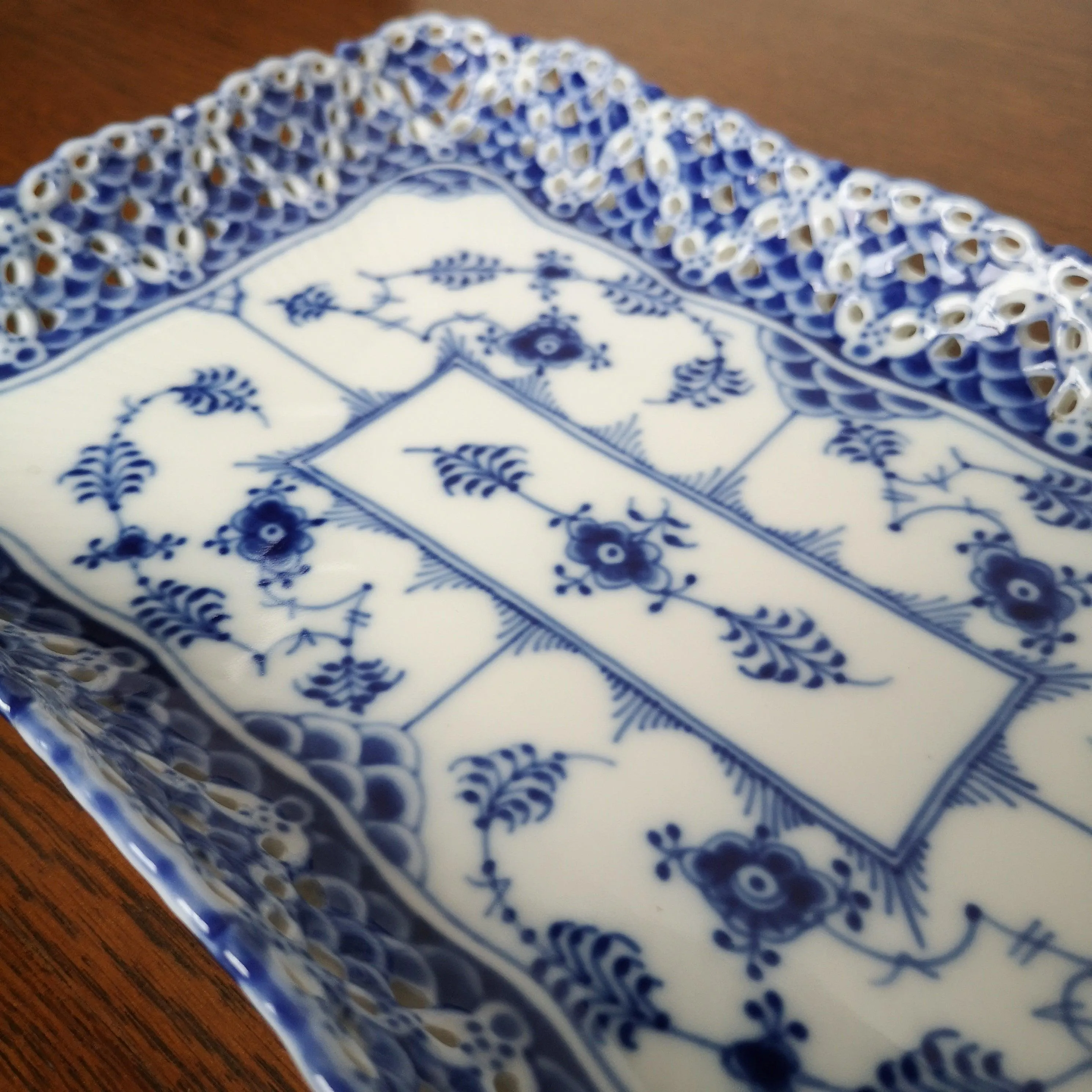 Royal Copenhagen Blue Fluted Half Lace 1122|  ロイヤルコペンハーゲン　ブルーフルーテッド